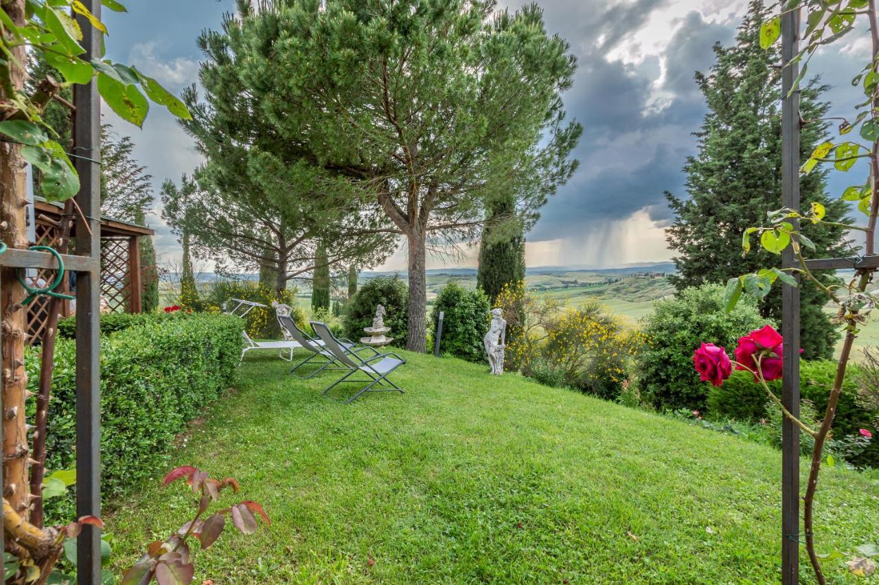 Tuscany Balcony: Crete Senesi Casetta Bagian luar foto
