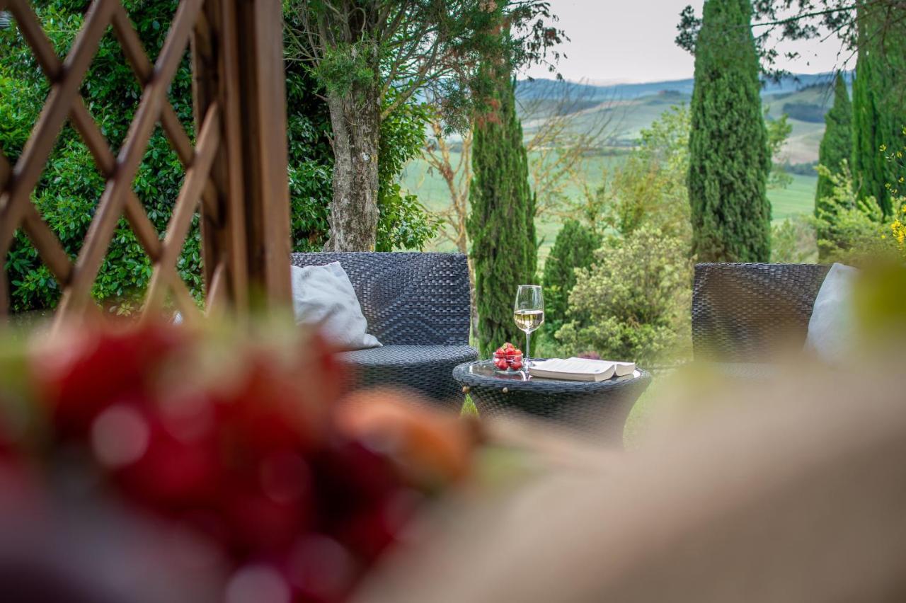 Tuscany Balcony: Crete Senesi Casetta Bagian luar foto