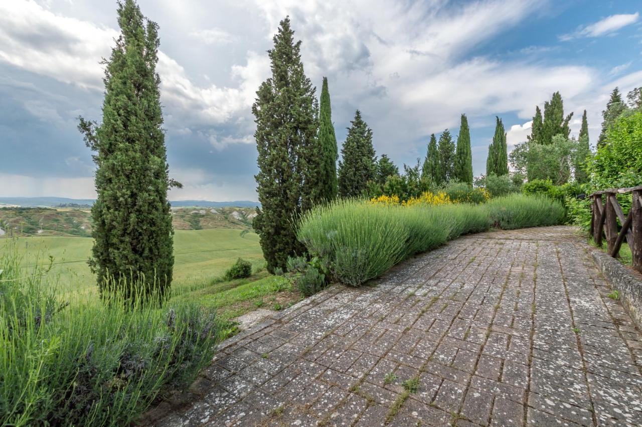 Tuscany Balcony: Crete Senesi Casetta Bagian luar foto
