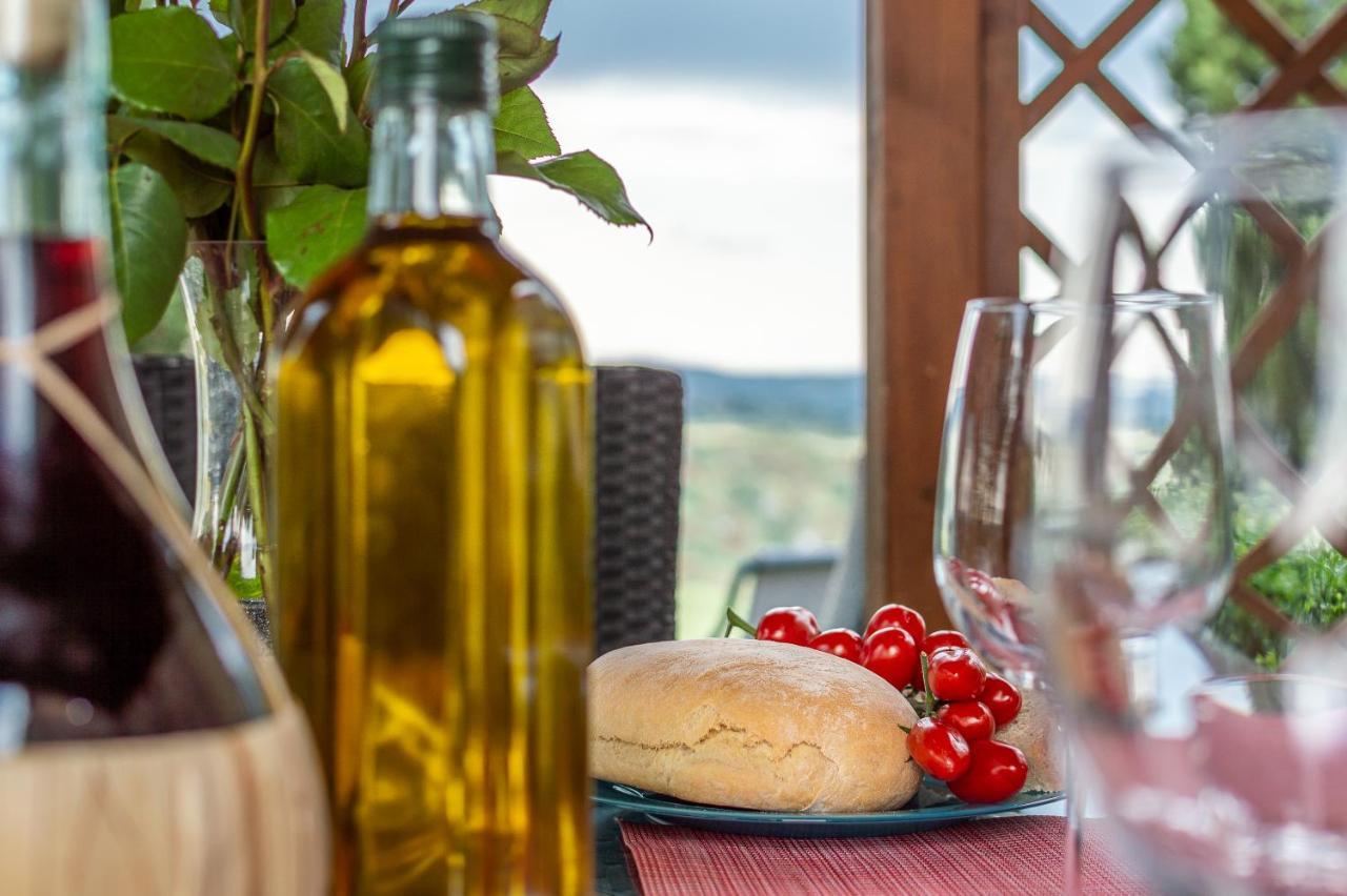 Tuscany Balcony: Crete Senesi Casetta Bagian luar foto