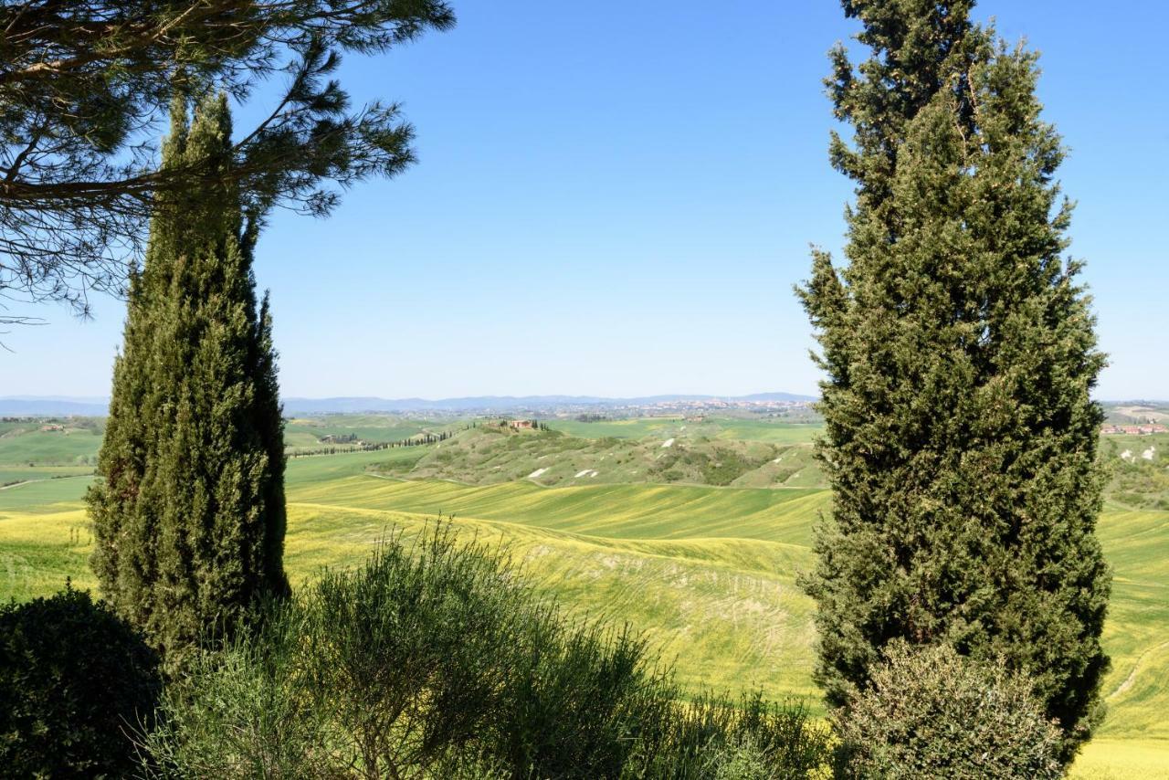 Tuscany Balcony: Crete Senesi Casetta Bagian luar foto