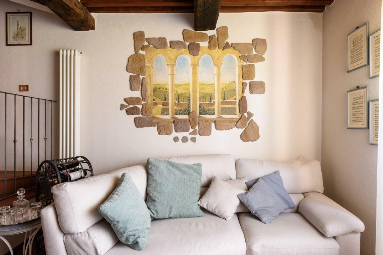 Tuscany Balcony: Crete Senesi Casetta Bagian luar foto