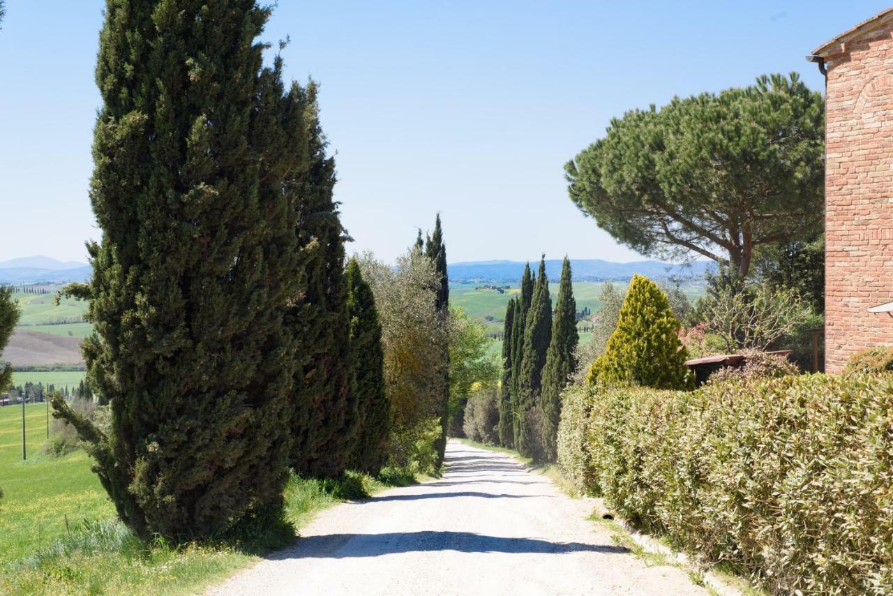 Tuscany Balcony: Crete Senesi Casetta Bagian luar foto