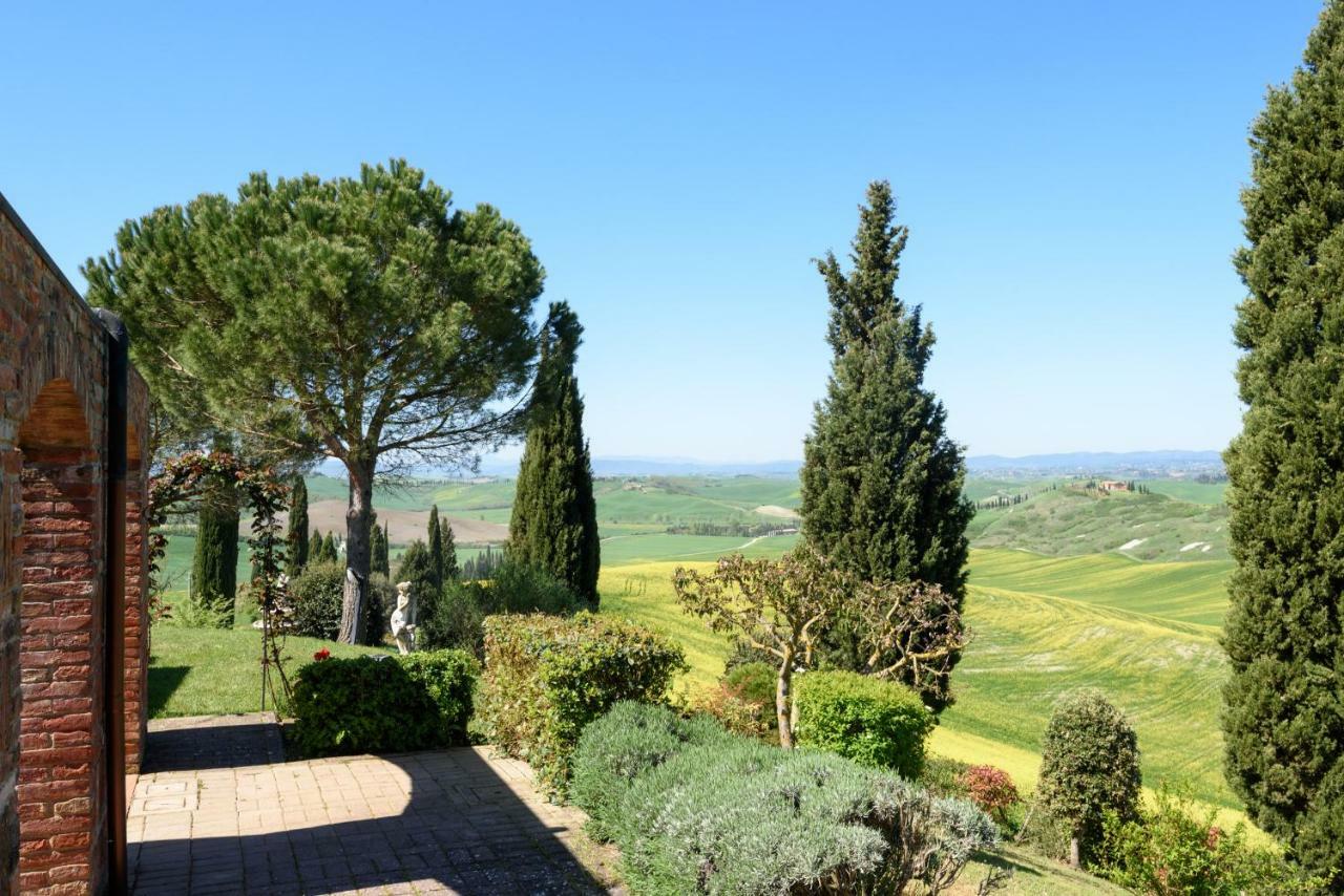 Tuscany Balcony: Crete Senesi Casetta Bagian luar foto