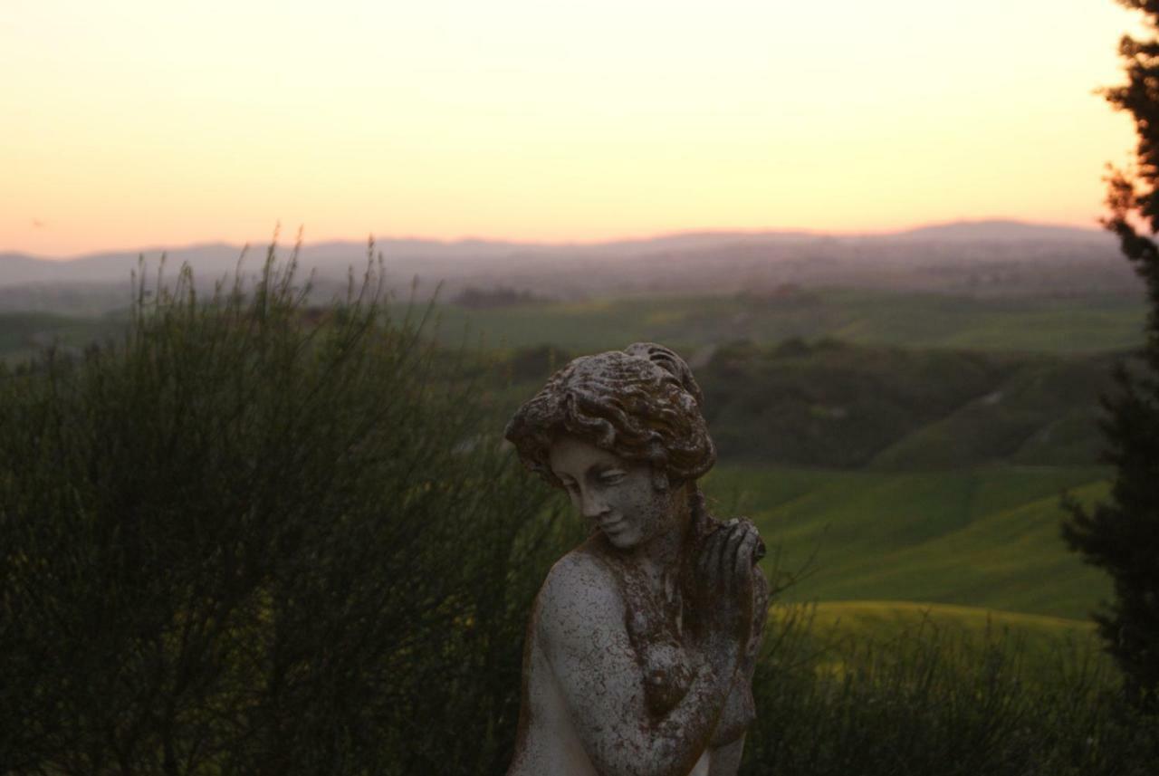 Tuscany Balcony: Crete Senesi Casetta Bagian luar foto